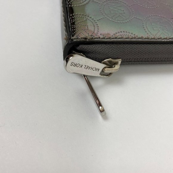 Michael Kors Metallic iPad Case - Picture 4 of 5